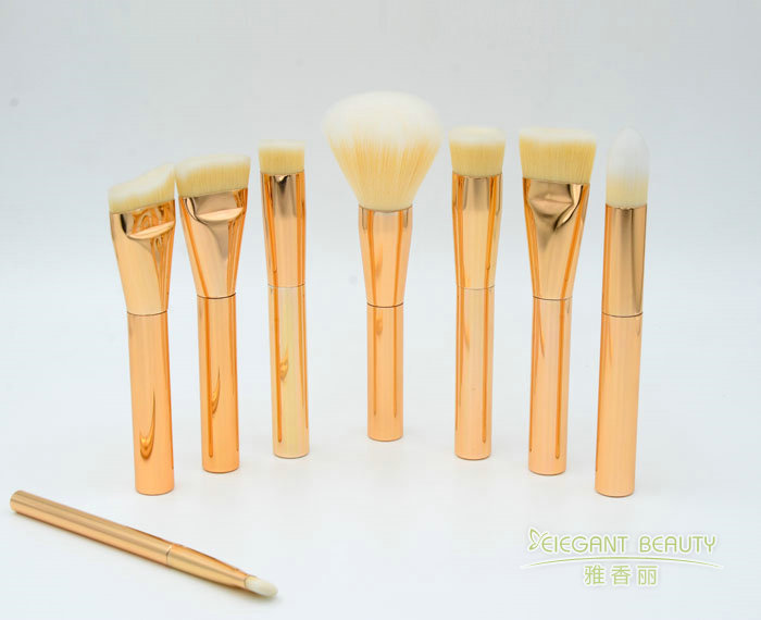 如何辨別化妝刷的好壞？從材質(zhì)到工藝的終極指南